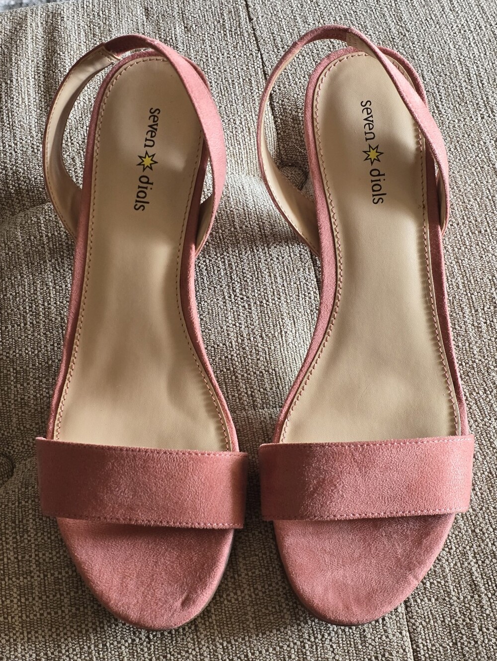 PINK HEELS